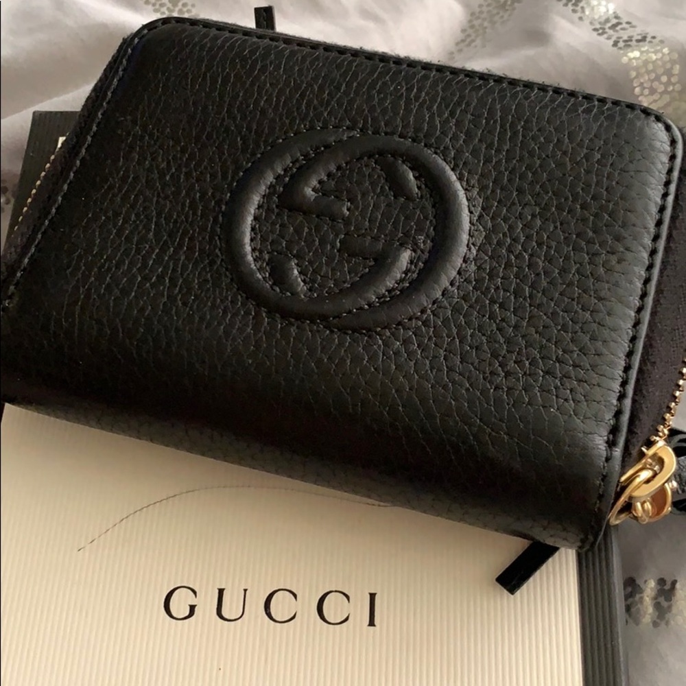 Authentic Gucci wallet used like new